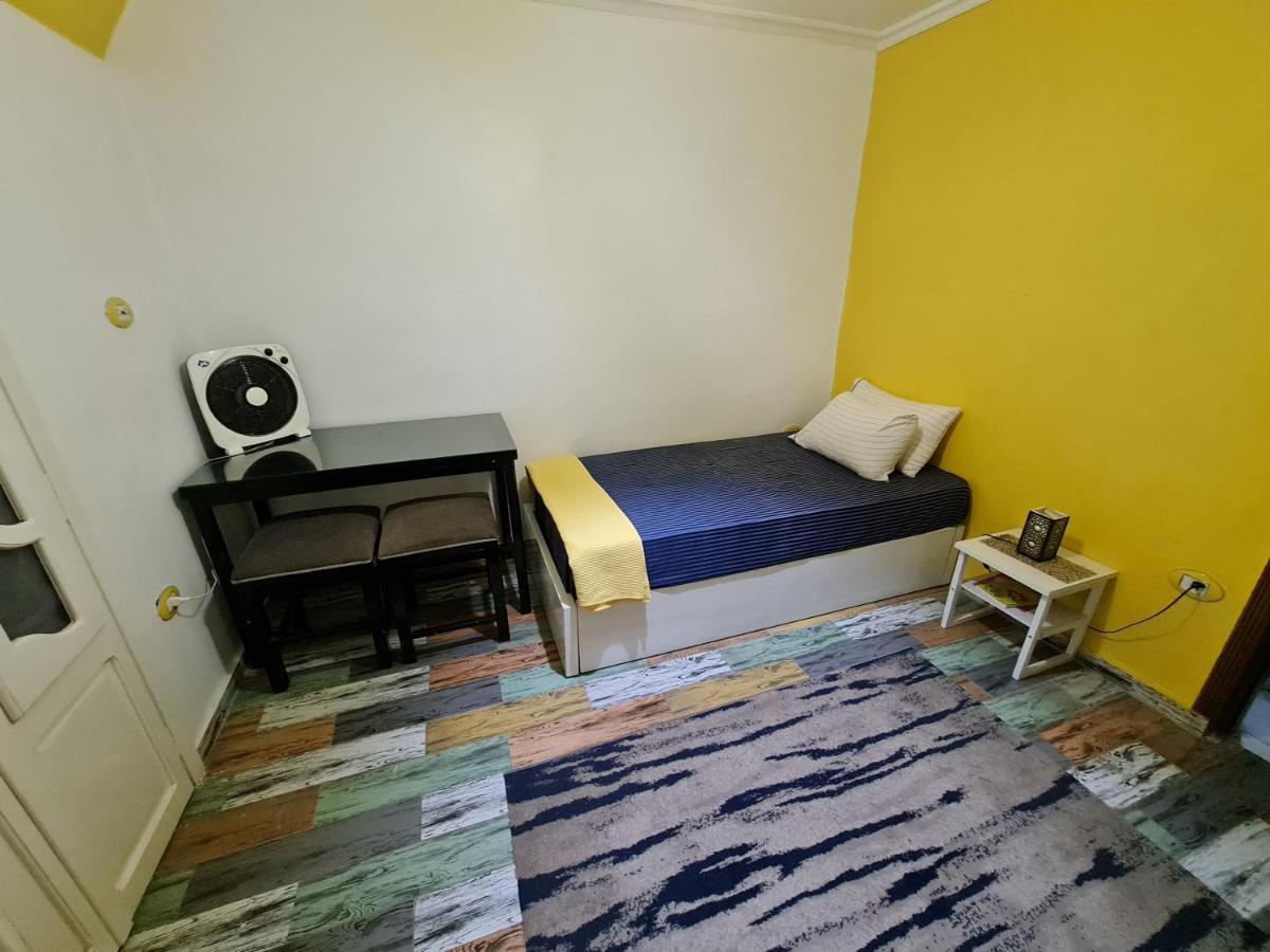 Sunny Modern Apartment With Good Internet, Near From City Center Of 알렉산드리아 외부 사진