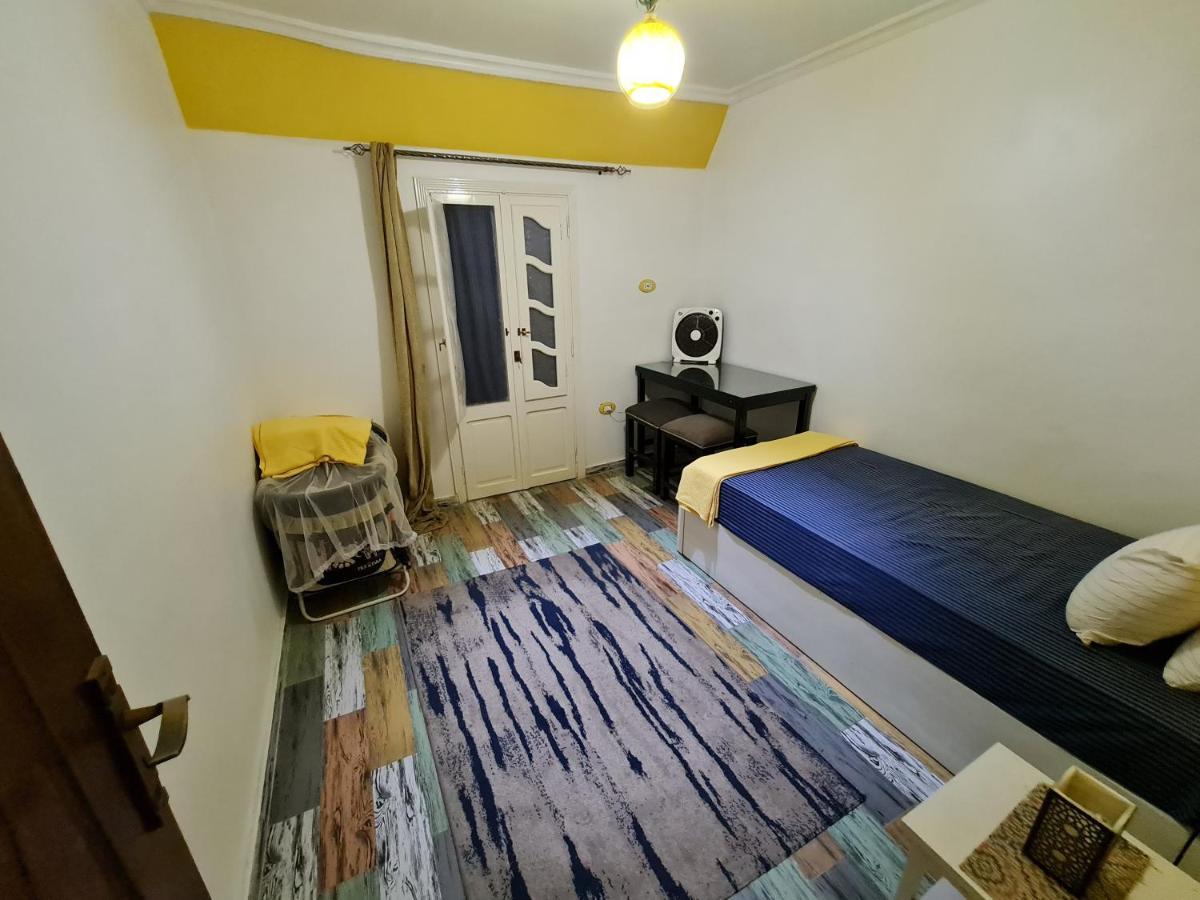 Sunny Modern Apartment With Good Internet, Near From City Center Of 알렉산드리아 외부 사진